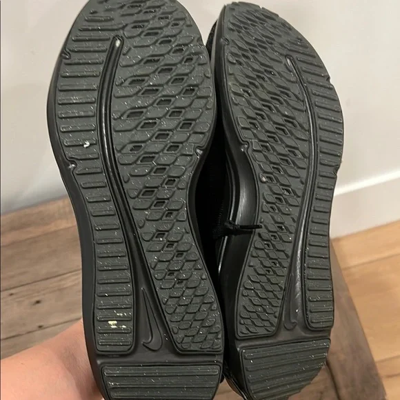 Nike Men's Black Athletic Shoes Size 12 - Picture 9 of 9